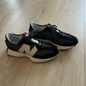 New Balance 327